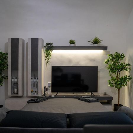 Dietro Al Plebiscito Luxury Suite 那不勒斯 外观 照片