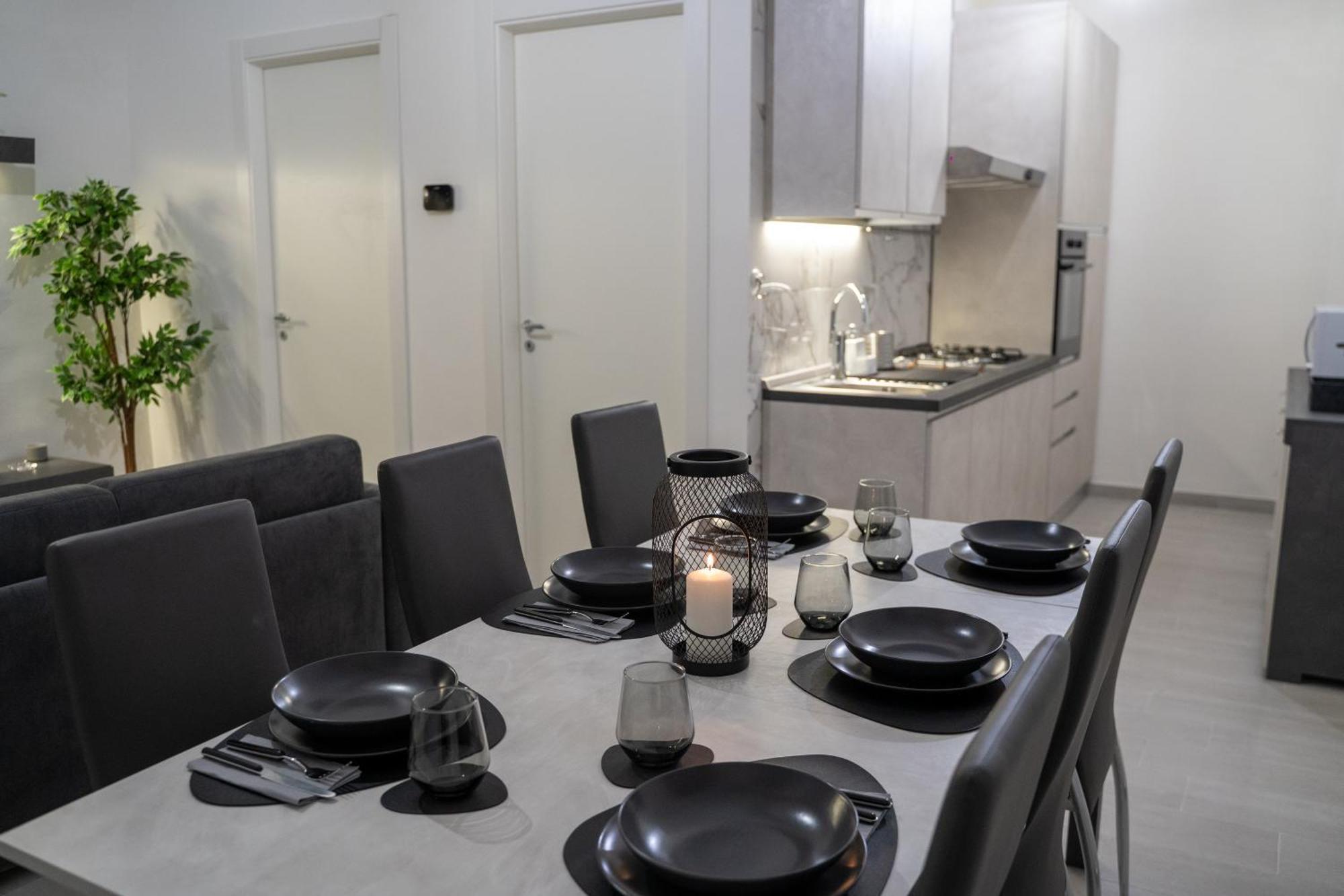 Dietro Al Plebiscito Luxury Suite 那不勒斯 外观 照片